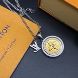 18K Louis Catch Pendant Necklace