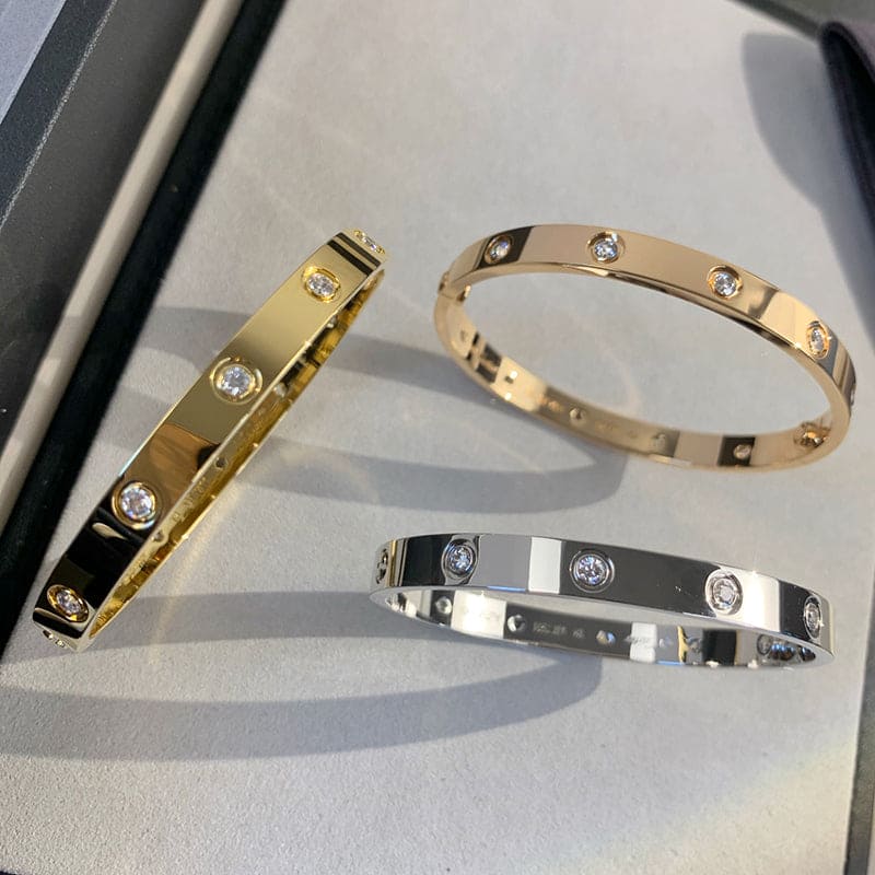 18K Yellow Gold Ten Diamonds Love Bracelet