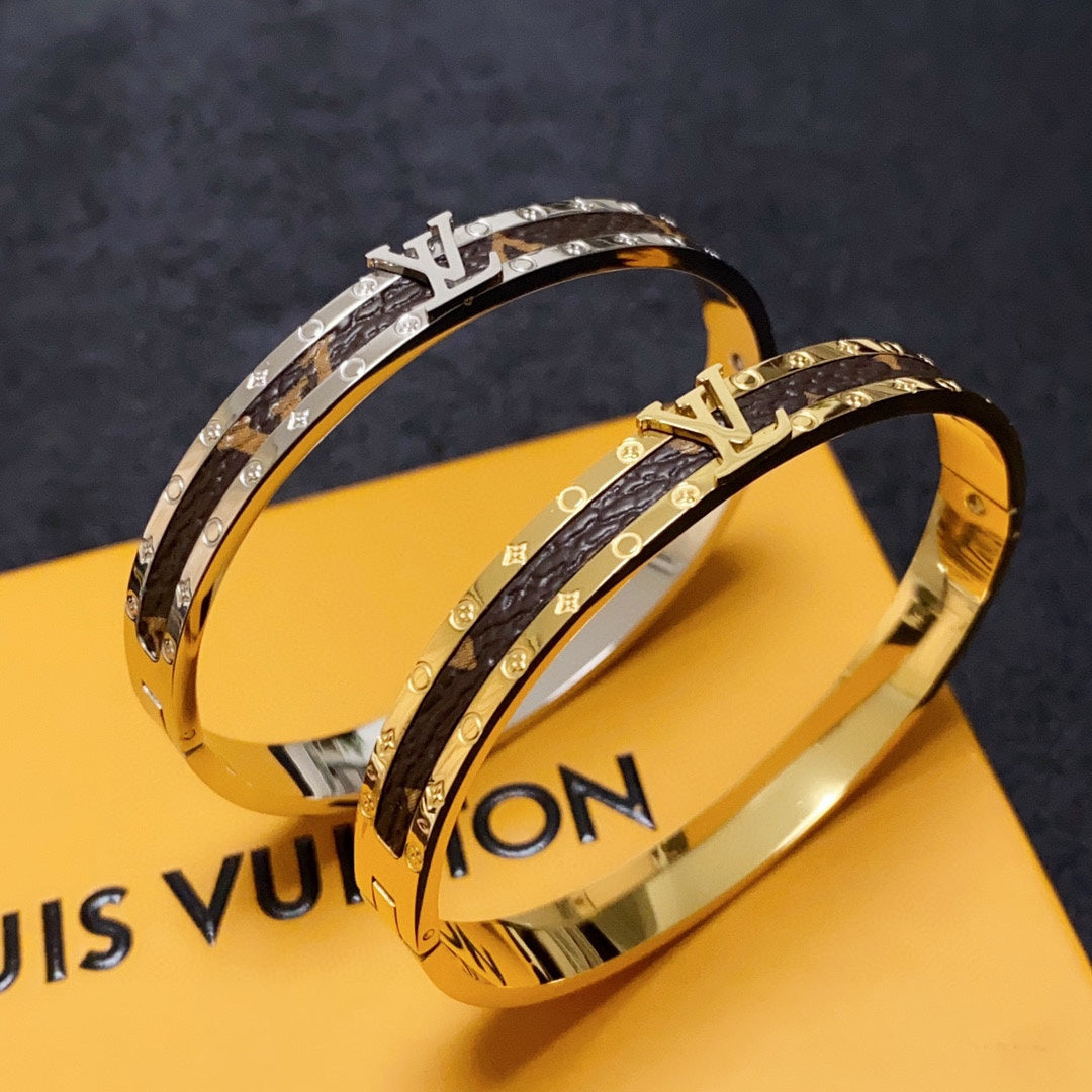 18K Louis Vintage  Leather Bracelet