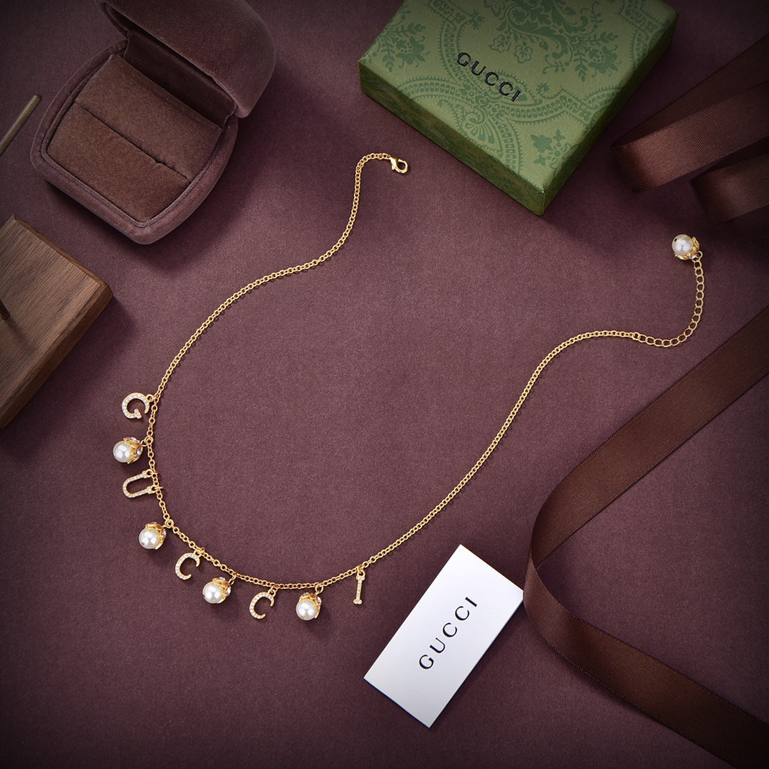 18K GG Logo Plaque Embellished Pearl Necklace