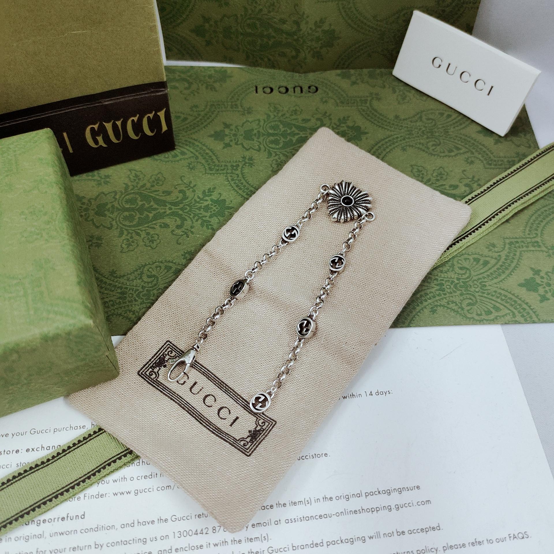 GG Interlocking G Heart Bracelet