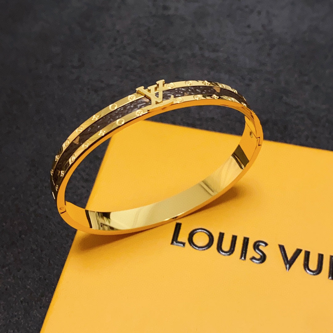 18K Louis Vintage  Leather Bracelet