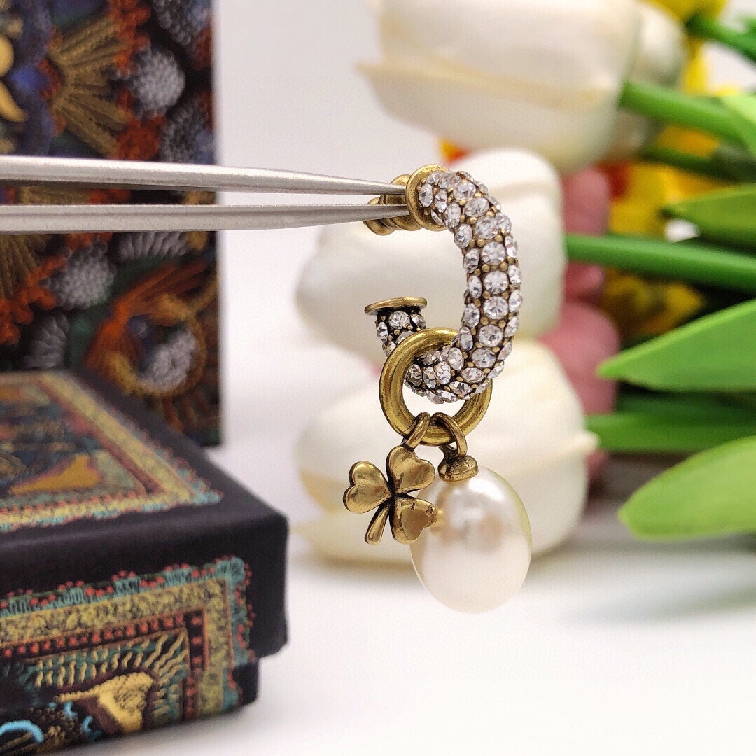 18K CD March Grass Pearl Crystals Earrings