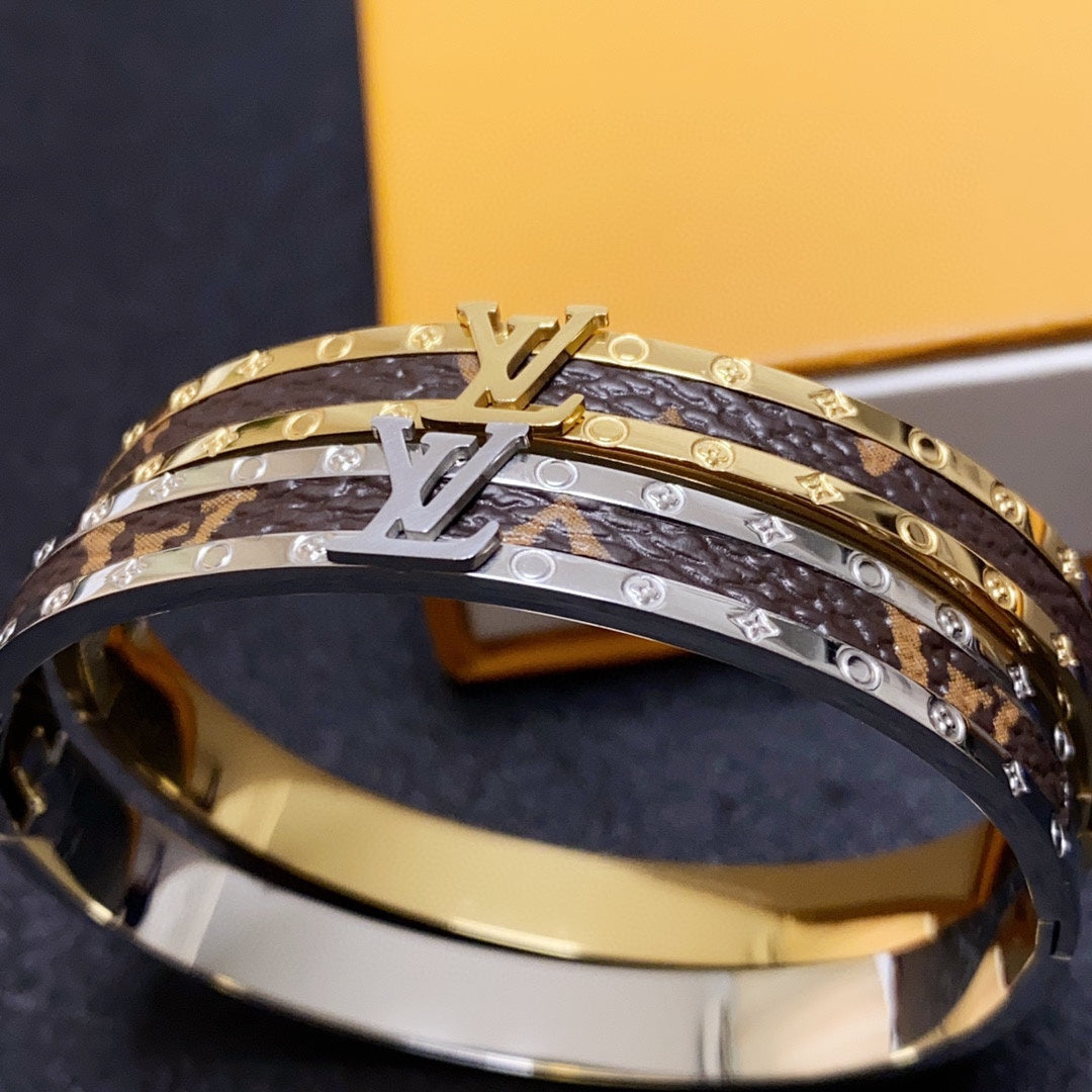 18K Louis Vintage  Leather Bracelet