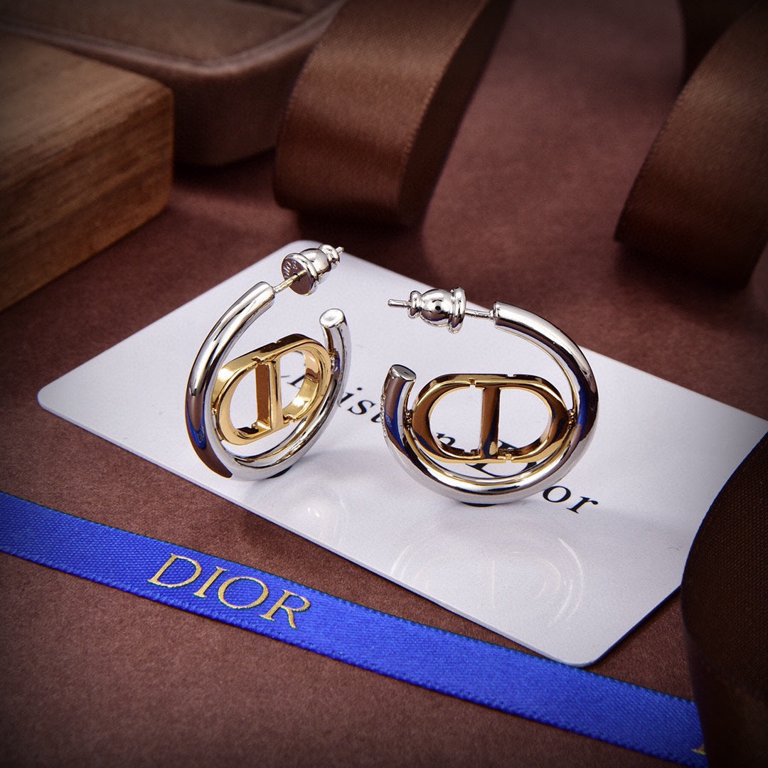 18K CD 30 Montaigne Earrings