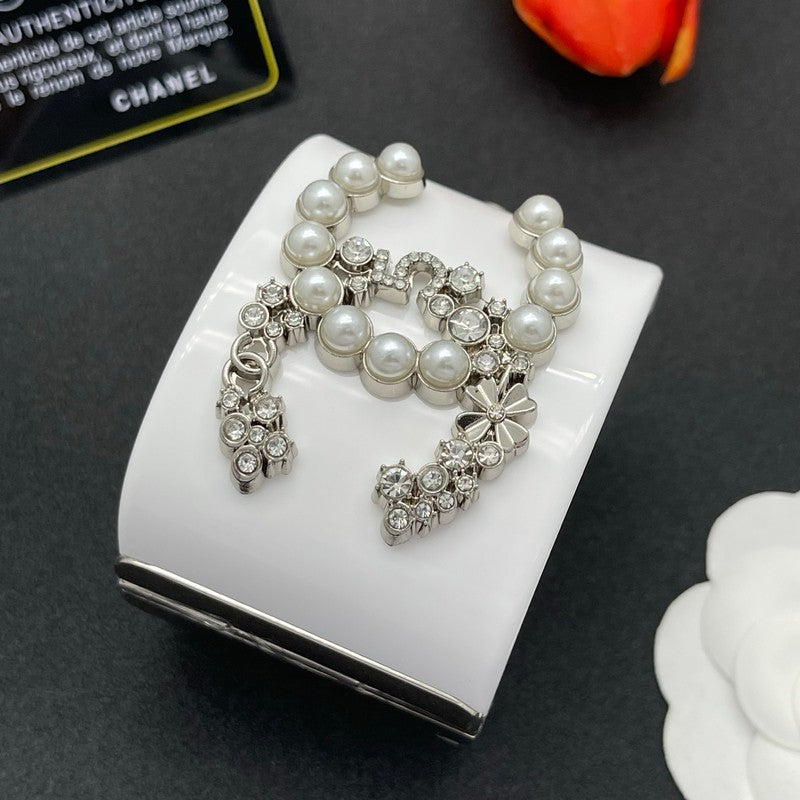 18K CC Pearl & Diamond White Cuff Bracelet