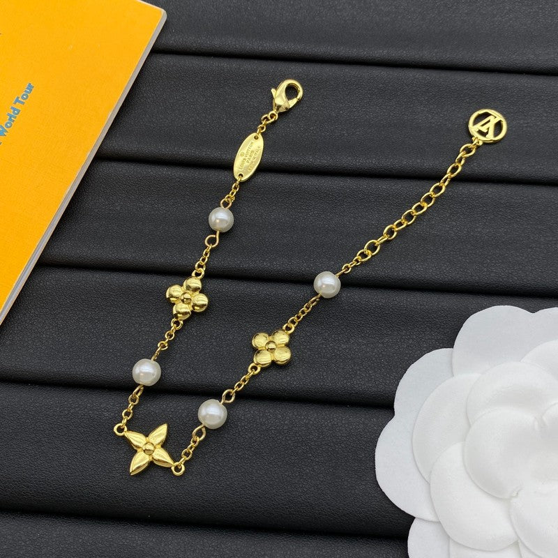 18K Louis Blossom Pearl Bracelet