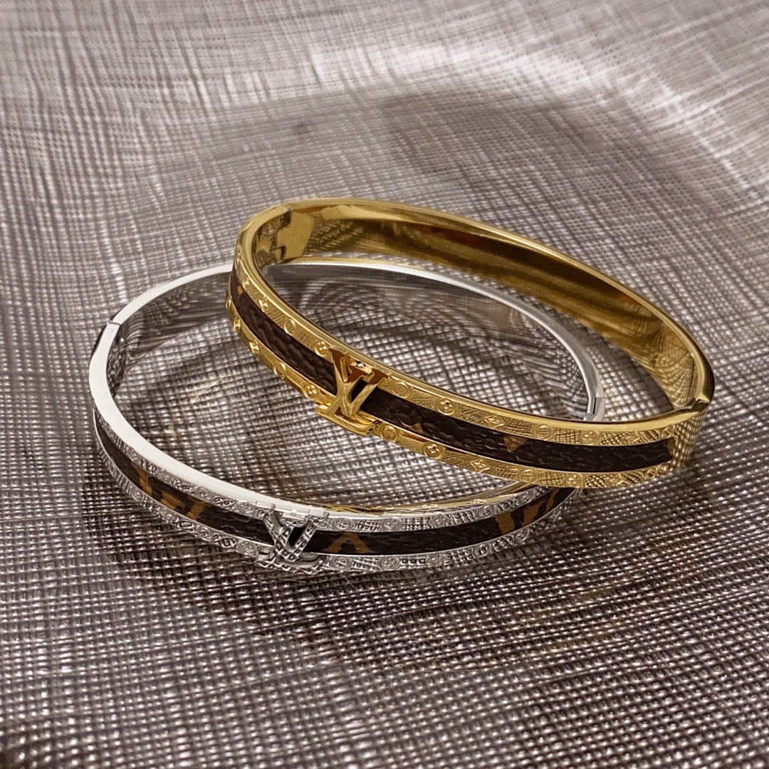 18K Louis Vintage  Leather Bracelet