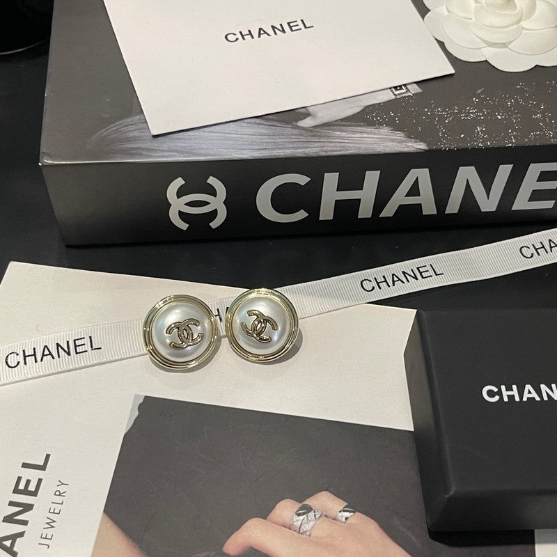 18K CC Round Gold Earrings