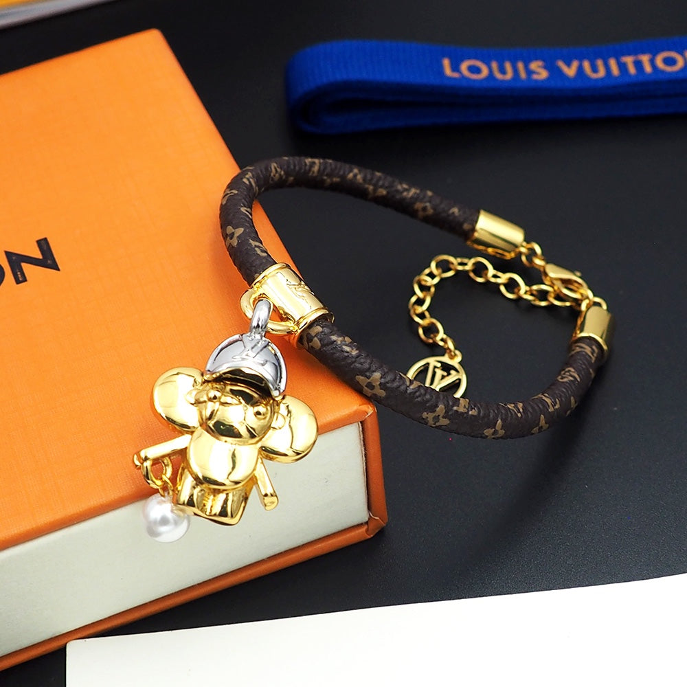 18K Louis Vivienne Pearls Bracelet