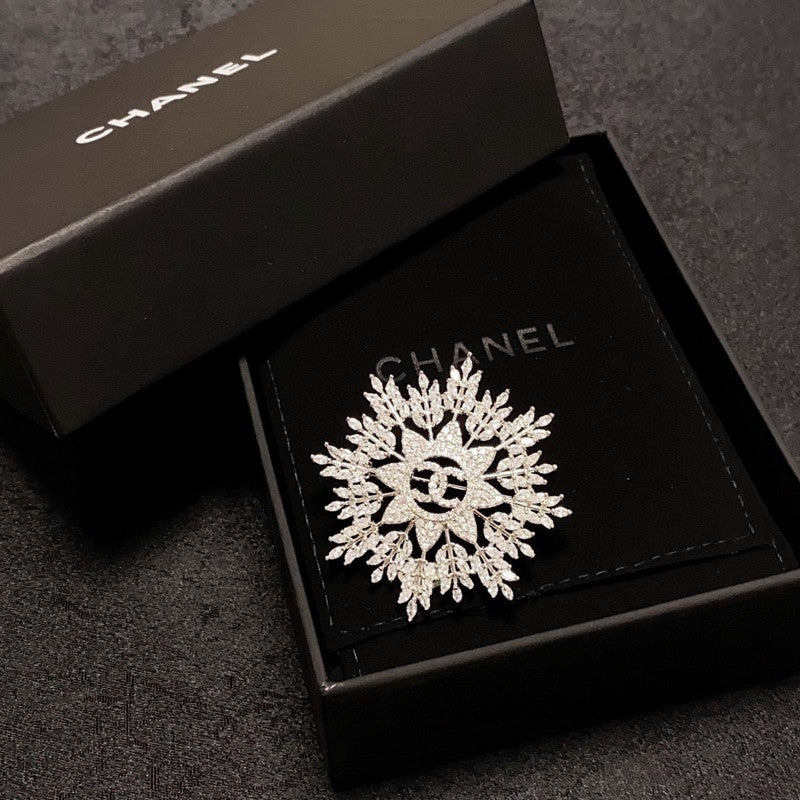18K CC Flower Crystal Brooch