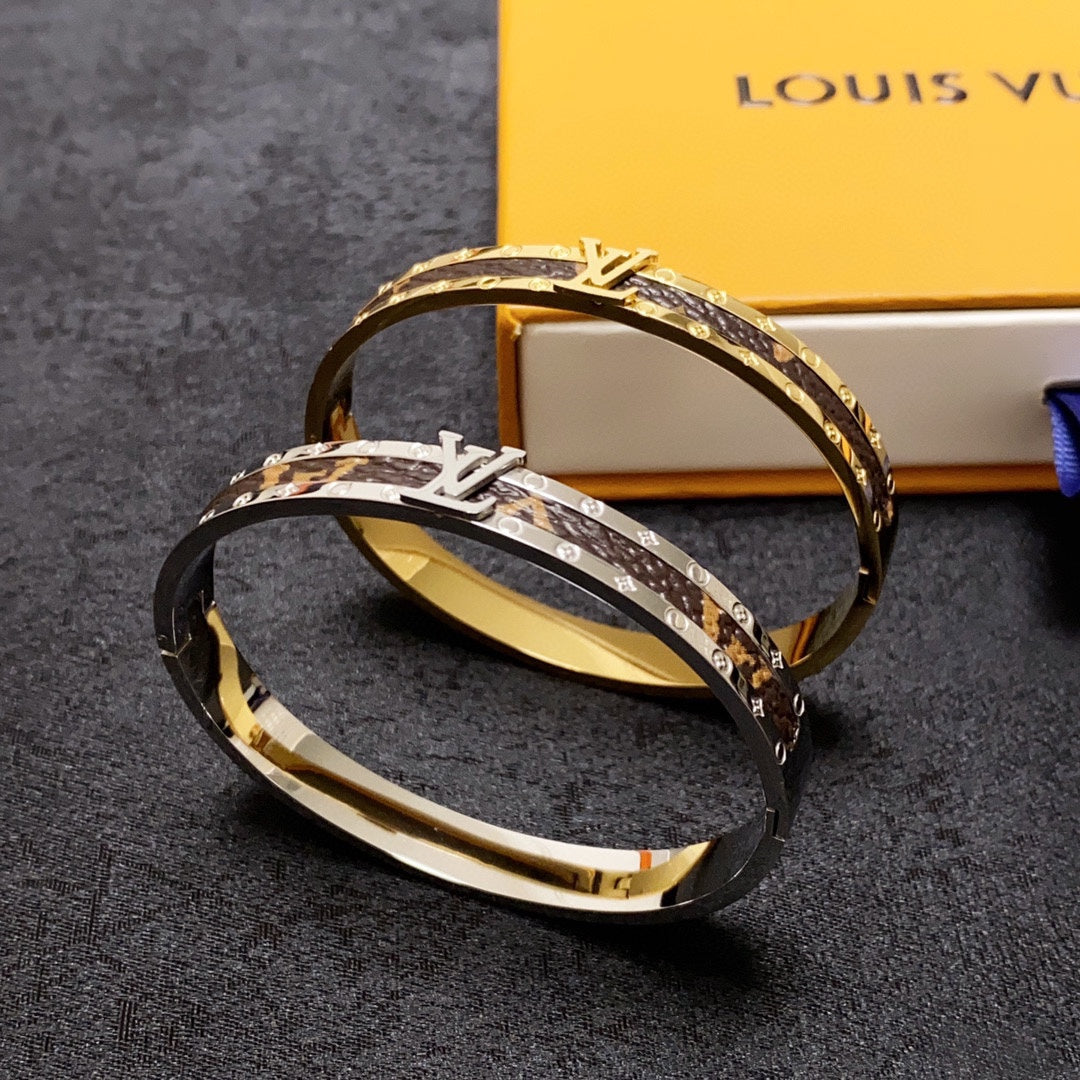 18K Louis Vintage  Leather Bracelet