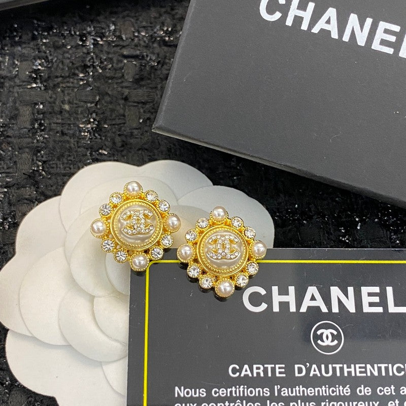 18K CC Pearls Earrings