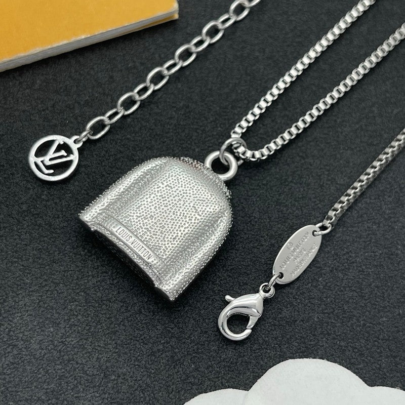 18K Louis Dress Gold Necklace