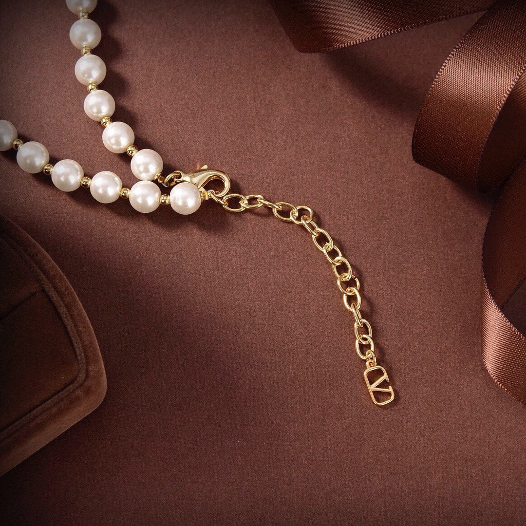 18K Garavani VLogo Signature Necklace