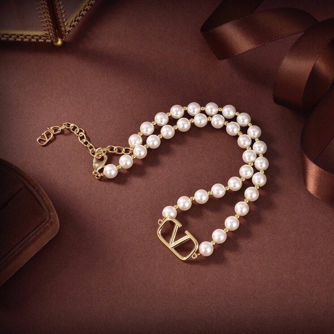 18K Garavani VLogo Signature Necklace