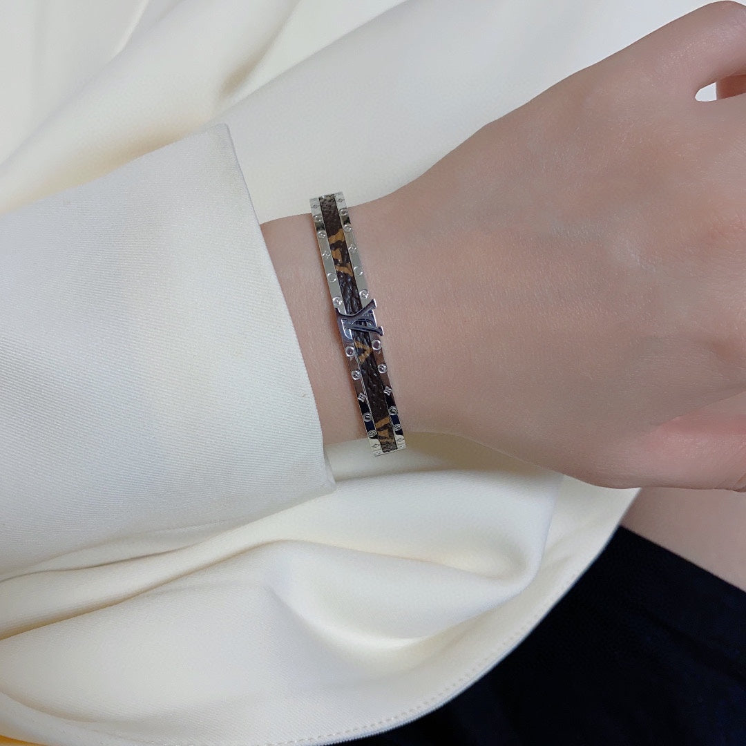 18K Louis Vintage  Leather Bracelet