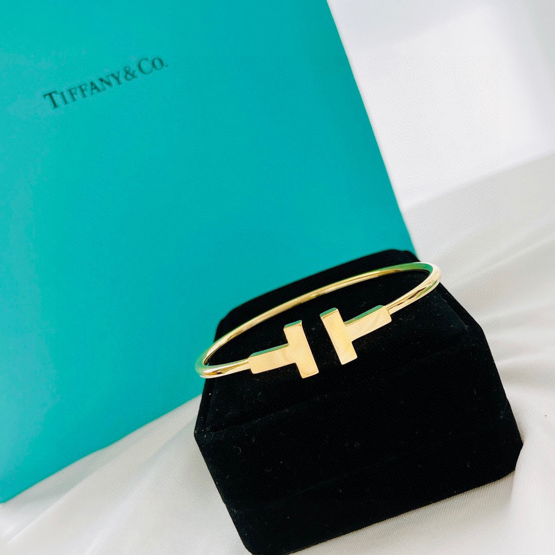 18K T Wire Bracelet