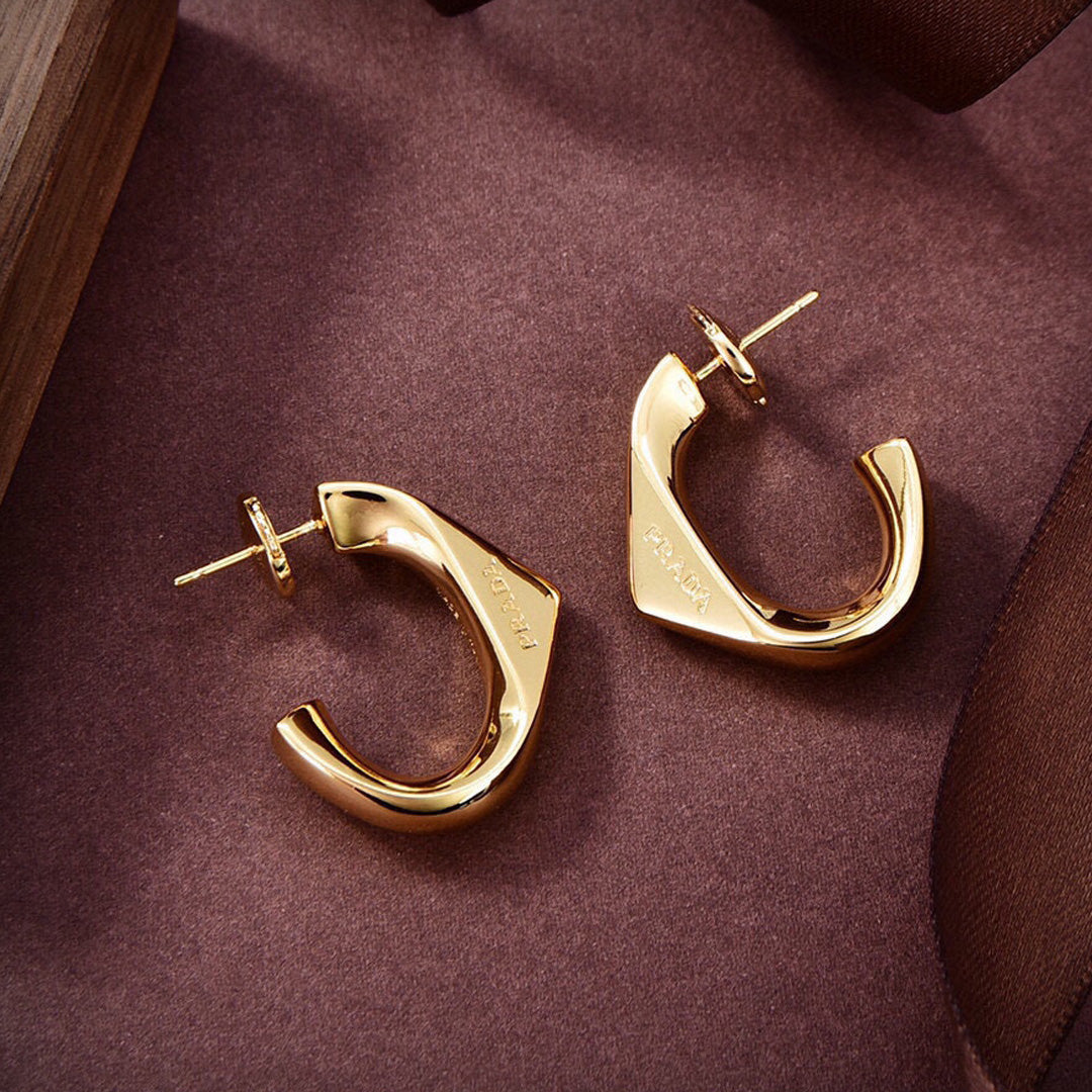 18K Pra Triangle Open Earrings