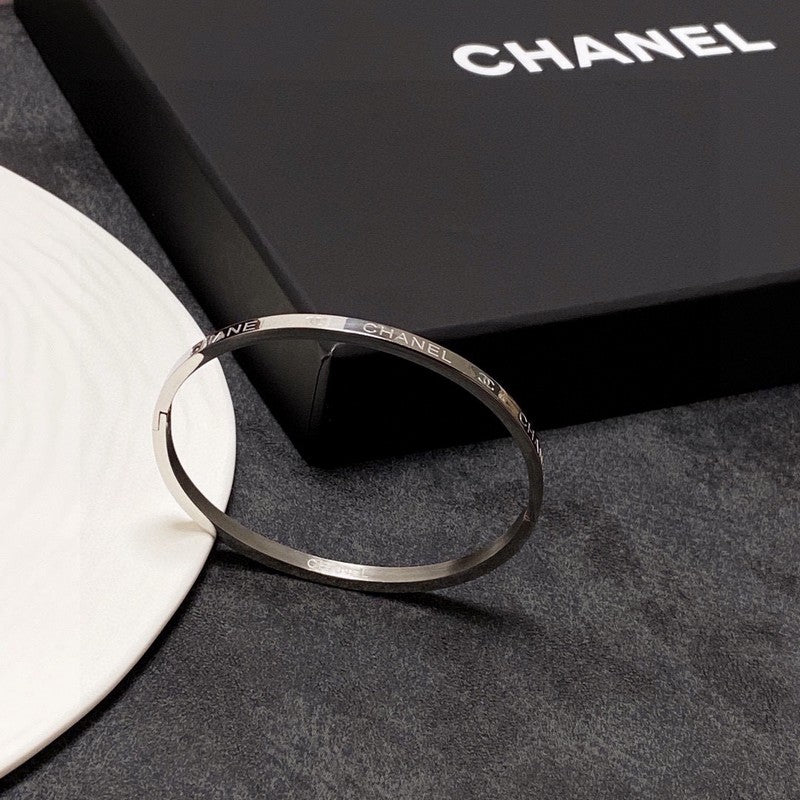 18K CC White Gold Bracelet